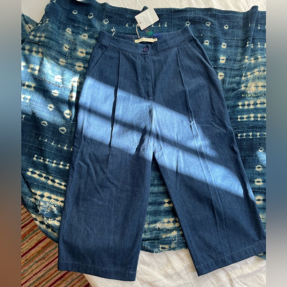 7115 by Szeki 7115 by Szeki Spring
Cropped Trouser in Indigo